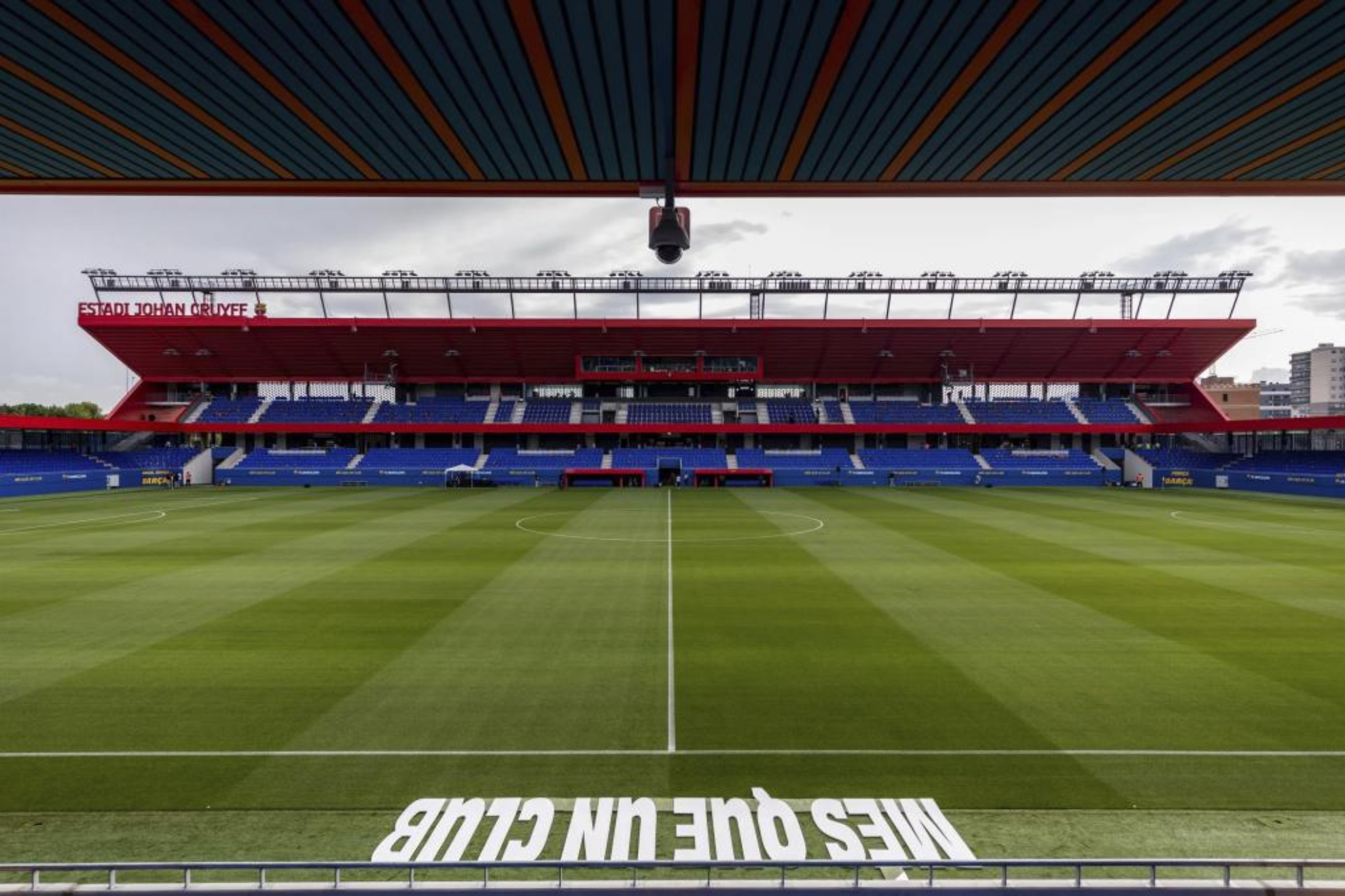 据西班牙, 日上午 据西班牙, 日上午